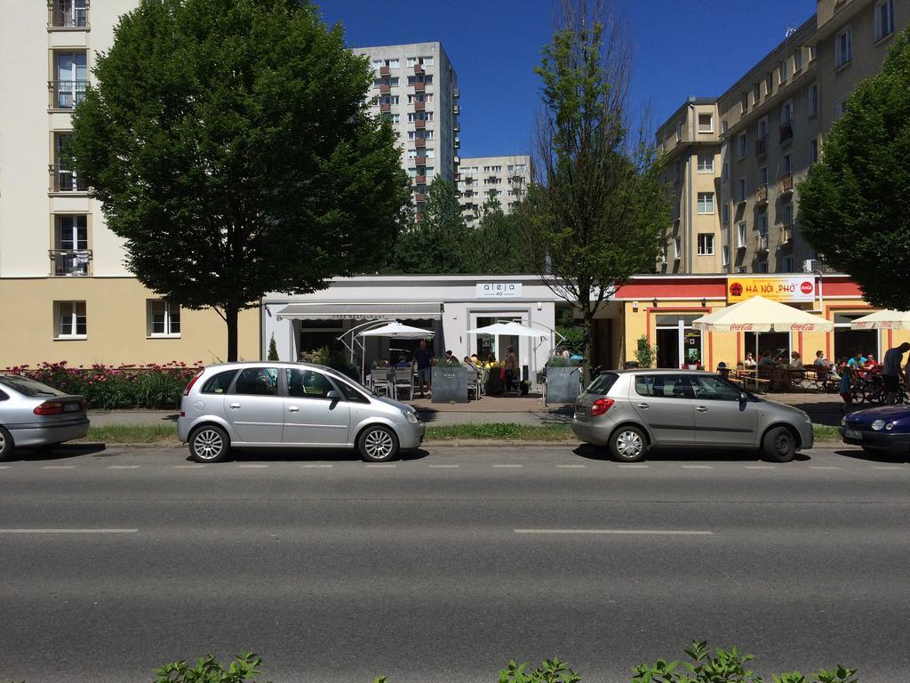 Charming Boulevard *